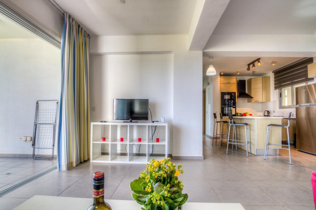 Beachfront Trident โปรทาราส ภายนอก รูปภาพ