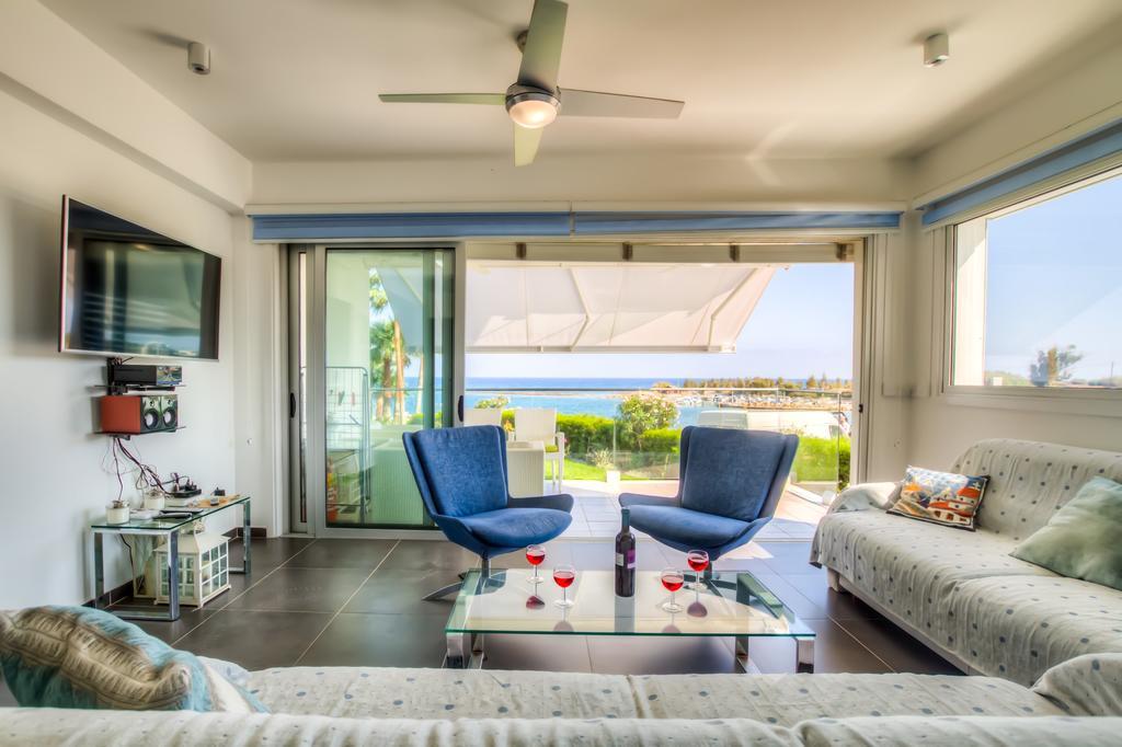 Beachfront Trident โปรทาราส ภายนอก รูปภาพ