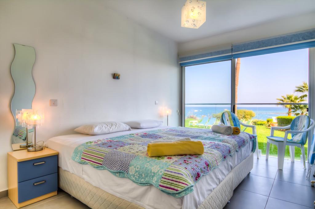 Beachfront Trident โปรทาราส ภายนอก รูปภาพ